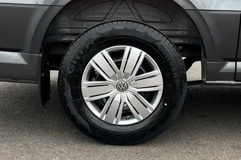 BL24VEF Volkswagen Crafter 2.0 TDI 140PS Commerce Plus High Roof Van Auto-Twin Slider-Delivery Miles O Thumbnail #5