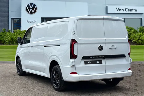 PE26ZDT Volkswagen Campervan 2.0 TDI 150 Commerce Pro Van Thumbnail #2