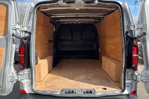 PK25VUH Volkswagen Transporter 2.0 TDI 150 Commerce Van Auto Thumbnail #6