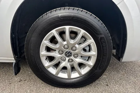 PN75NDD Volkswagen Transporter 2.0 TDI 110 Commerce Pro Van Thumbnail #9