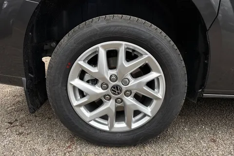 PK26UAE Volkswagen Campervan 2.0 TDI 150 Commerce Pro Kombi Van 4MOTION Auto Thumbnail #10