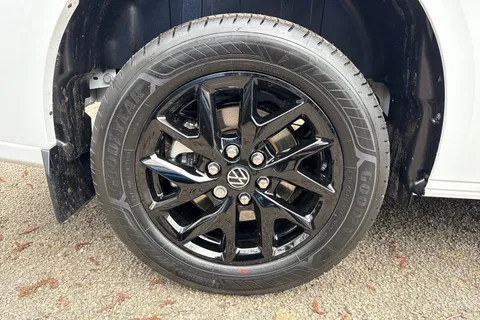 PE26ZDT Volkswagen Campervan 2.0 TDI 150 Commerce Pro Van Thumbnail #10