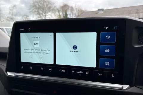 PK26UAE Volkswagen Campervan 2.0 TDI 150 Commerce Pro Kombi Van 4MOTION Auto Thumbnail #16