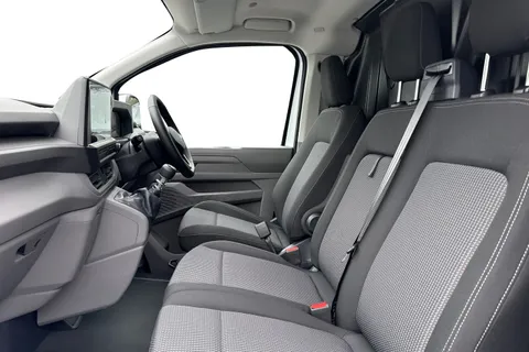 PE26ZDT Volkswagen Campervan 2.0 TDI 150 Commerce Pro Van Thumbnail #15