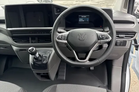PE26ZDT Volkswagen Campervan 2.0 TDI 150 Commerce Pro Van Thumbnail #17