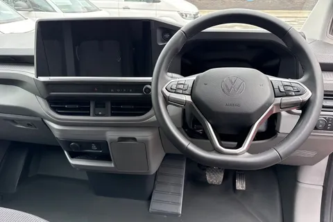 PK26UEB Volkswagen Campervan 2.0 TDI 150 Commerce Pro Van 4MOTION Auto Thumbnail #17