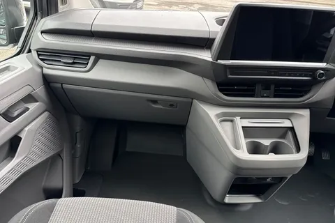 PK26UAE Volkswagen Campervan 2.0 TDI 150 Commerce Pro Kombi Van 4MOTION Auto Thumbnail #19