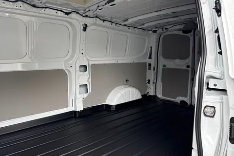 PE26ZDT Volkswagen Campervan 2.0 TDI 150 Commerce Pro Van Thumbnail #18