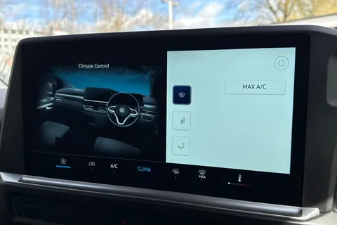 PK25VUH Volkswagen Transporter 2.0 TDI 150 Commerce Van Auto Thumbnail #21