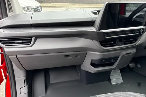 PK26UEB Volkswagen Campervan 2.0 TDI 150 Commerce Pro Van 4MOTION Auto Thumbnail #19