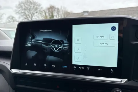 PE26ZDT Volkswagen Campervan 2.0 TDI 150 Commerce Pro Van Thumbnail #21