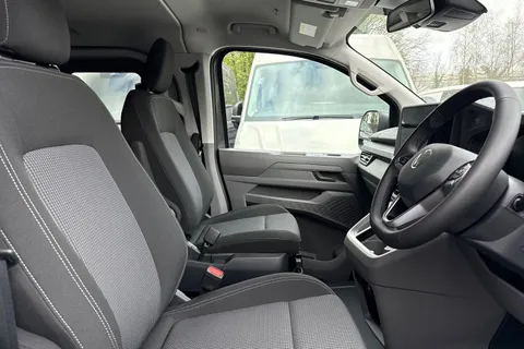 PK26UAE Volkswagen Campervan 2.0 TDI 150 Commerce Pro Kombi Van 4MOTION Auto Thumbnail #23