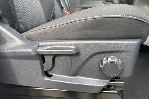 PN75NDD Volkswagen Transporter 2.0 TDI 110 Commerce Pro Van Thumbnail #24