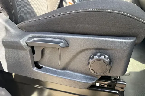 PK25VUH Volkswagen Transporter 2.0 TDI 150 Commerce Van Auto Thumbnail #25