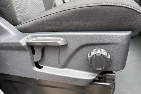 PK26UEB Volkswagen Campervan 2.0 TDI 150 Commerce Pro Van 4MOTION Auto Thumbnail #24