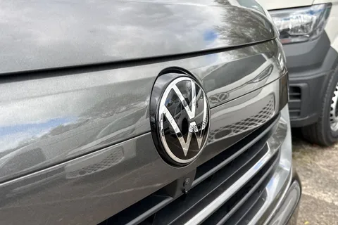 PK26UAE Volkswagen Campervan 2.0 TDI 150 Commerce Pro Kombi Van 4MOTION Auto Thumbnail #26