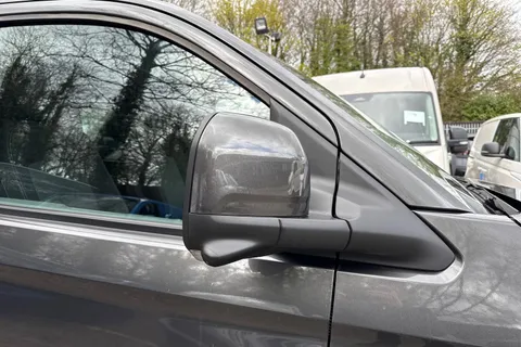 PK26UAE Volkswagen Campervan 2.0 TDI 150 Commerce Pro Kombi Van 4MOTION Auto Thumbnail #27