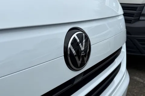 PE26ZDT Volkswagen Campervan 2.0 TDI 150 Commerce Pro Van Thumbnail #26