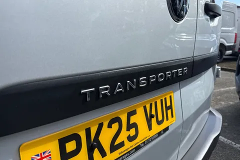 PK25VUH Volkswagen Transporter 2.0 TDI 150 Commerce Van Auto Thumbnail #28