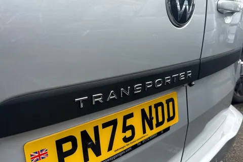 PN75NDD Volkswagen Transporter 2.0 TDI 110 Commerce Pro Van Thumbnail #28