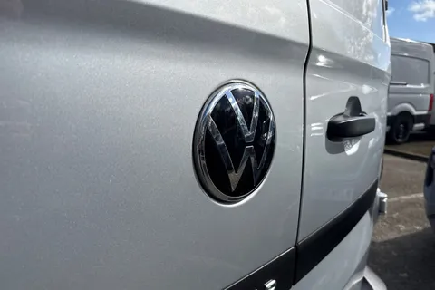 PK25VUH Volkswagen Transporter 2.0 TDI 150 Commerce Van Auto Thumbnail #29