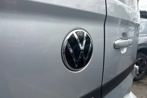 PN75NDD Volkswagen Transporter 2.0 TDI 110 Commerce Pro Van Thumbnail #29
