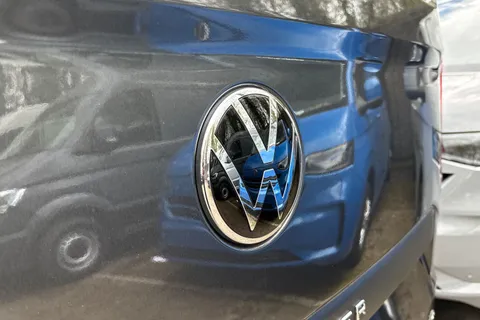 PK26UAE Volkswagen Campervan 2.0 TDI 150 Commerce Pro Kombi Van 4MOTION Auto Thumbnail #29