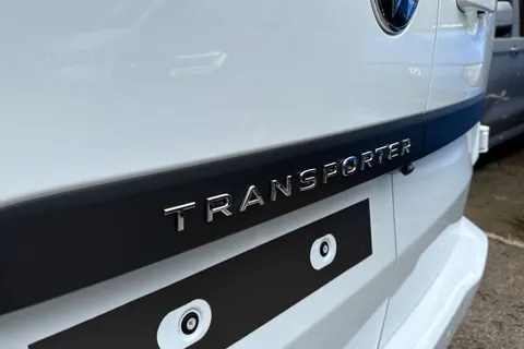 PE26ZDT Volkswagen Campervan 2.0 TDI 150 Commerce Pro Van Thumbnail #28