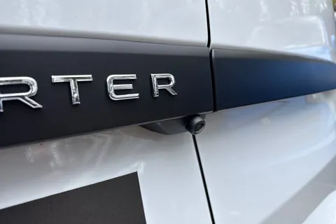 PE26ZDT Volkswagen Campervan 2.0 TDI 150 Commerce Pro Van Thumbnail #30