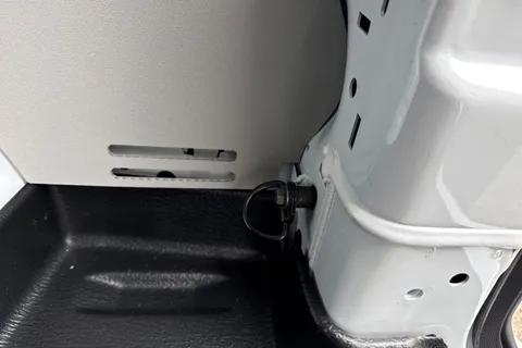 PE26ZDT Volkswagen Campervan 2.0 TDI 150 Commerce Pro Van Thumbnail #31