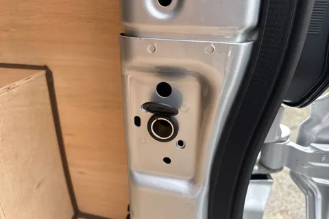 PN75NDD Volkswagen Transporter 2.0 TDI 110 Commerce Pro Van Thumbnail #33