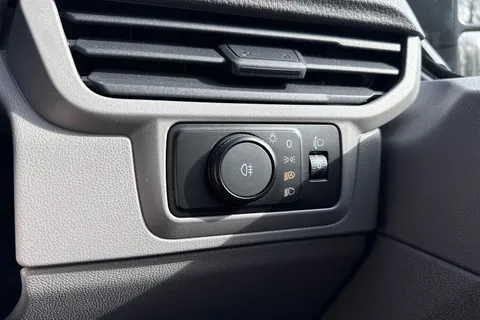 PK25VUH Volkswagen Transporter 2.0 TDI 150 Commerce Van Auto Thumbnail #35