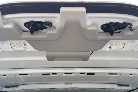 PE26ZDT Volkswagen Campervan 2.0 TDI 150 Commerce Pro Van Thumbnail #34