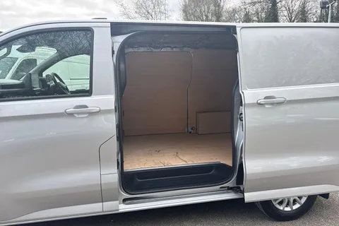 PN75NDD Volkswagen Transporter 2.0 TDI 110 Commerce Pro Van Thumbnail #36