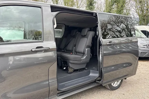 PK26UAE Volkswagen Campervan 2.0 TDI 150 Commerce Pro Kombi Van 4MOTION Auto Thumbnail #37