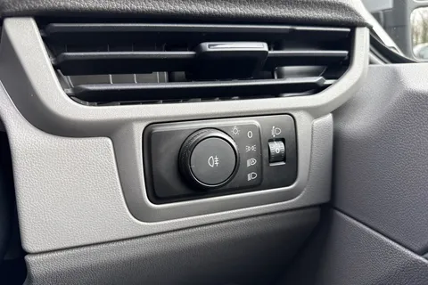 PN75NDD Volkswagen Transporter 2.0 TDI 110 Commerce Pro Van Thumbnail #38