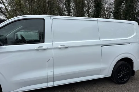 PE26ZDT Volkswagen Campervan 2.0 TDI 150 Commerce Pro Van Thumbnail #37