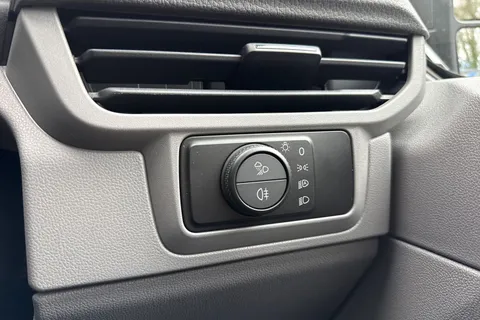 PK26UAE Volkswagen Campervan 2.0 TDI 150 Commerce Pro Kombi Van 4MOTION Auto Thumbnail #41