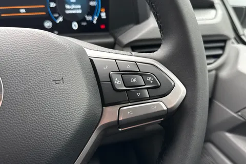 PE26ZDT Volkswagen Campervan 2.0 TDI 150 Commerce Pro Van Thumbnail #40