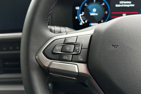 PK26UAE Volkswagen Campervan 2.0 TDI 150 Commerce Pro Kombi Van 4MOTION Auto Thumbnail #42