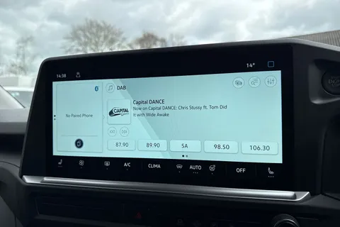 PK26UAE Volkswagen Campervan 2.0 TDI 150 Commerce Pro Kombi Van 4MOTION Auto Thumbnail #46