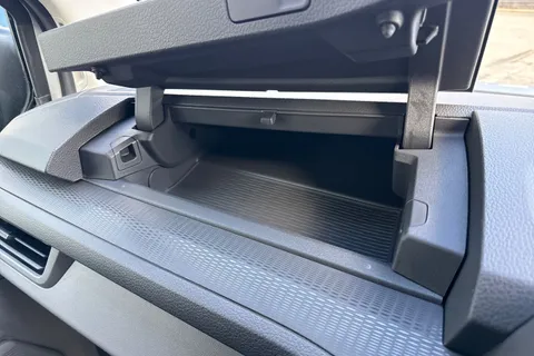 PK25VUH Volkswagen Transporter 2.0 TDI 150 Commerce Van Auto Thumbnail #47