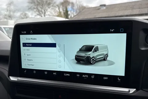 PK26UAE Volkswagen Campervan 2.0 TDI 150 Commerce Pro Kombi Van 4MOTION Auto Thumbnail #48