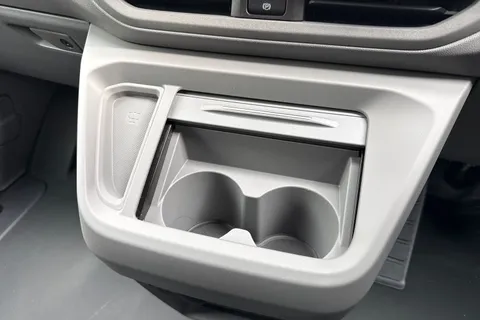 PK26UAE Volkswagen Campervan 2.0 TDI 150 Commerce Pro Kombi Van 4MOTION Auto Thumbnail #51