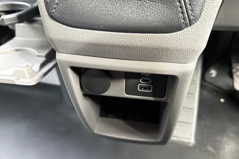 PN75NDD Volkswagen Transporter 2.0 TDI 110 Commerce Pro Van Thumbnail #51