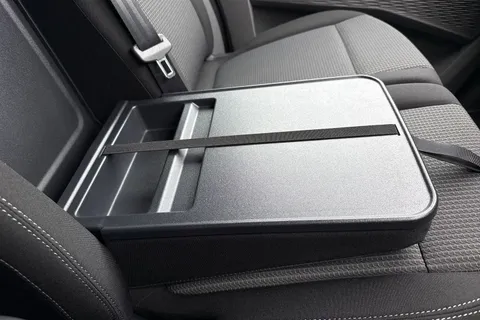 PE26ZDT Volkswagen Campervan 2.0 TDI 150 Commerce Pro Van Thumbnail #53