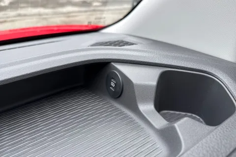 PK26UEB Volkswagen Campervan 2.0 TDI 150 Commerce Pro Van 4MOTION Auto Thumbnail #52