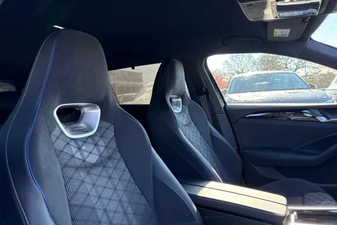 DE75TWD Volkswagen Passat 1.5 eTSI R-Line 5dr DSG Thumbnail #24