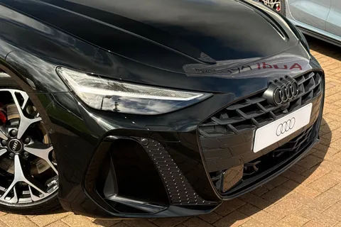  Audi A6 Avant 2.0 TDI Edition 1 S Tronic quattro Euro 6 (s/s) 5dr Thumbnail #9