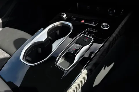  Audi A6 Avant 2.0 TDI Edition 1 S Tronic quattro Euro 6 (s/s) 5dr Thumbnail #23